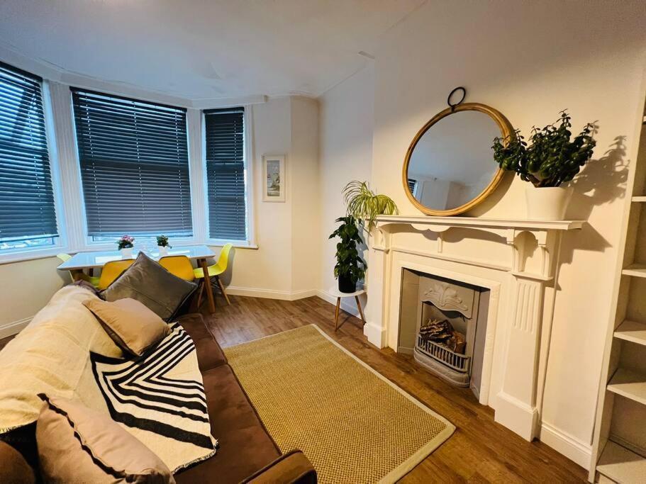 Beautiful Space Stylish And Modern! Perfect Location Blackpool Exterior photo