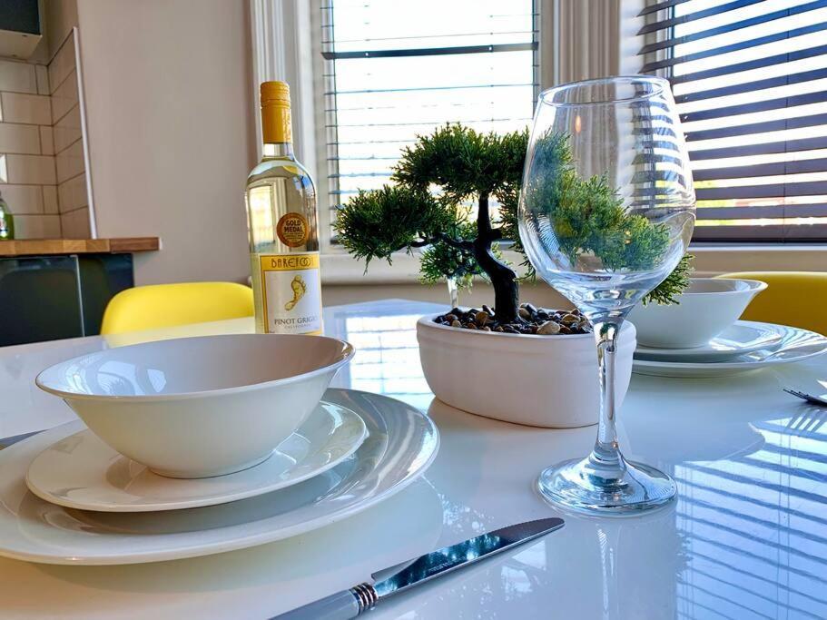 Beautiful Space Stylish And Modern! Perfect Location Blackpool Exterior photo