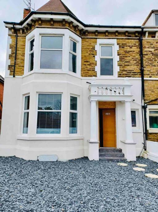 Beautiful Space Stylish And Modern! Perfect Location Blackpool Exterior photo